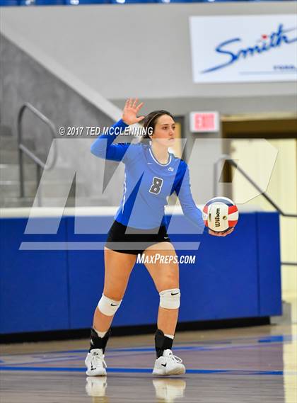 Thumbnail 2 in Rogers vs Conway  (AAA 7A 2nd Round Playoff) photogallery.