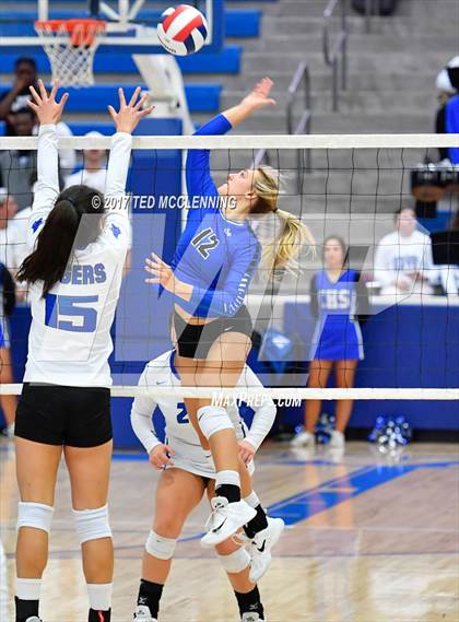 Thumbnail 2 in Rogers vs Conway  (AAA 7A 2nd Round Playoff) photogallery.