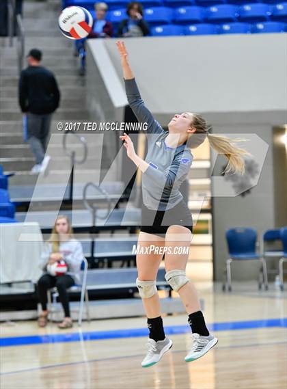 Thumbnail 2 in Rogers vs Conway  (AAA 7A 2nd Round Playoff) photogallery.