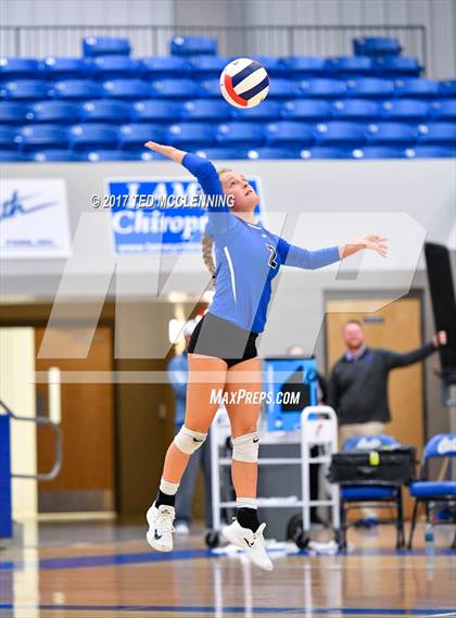 Thumbnail 2 in Rogers vs Conway  (AAA 7A 2nd Round Playoff) photogallery.