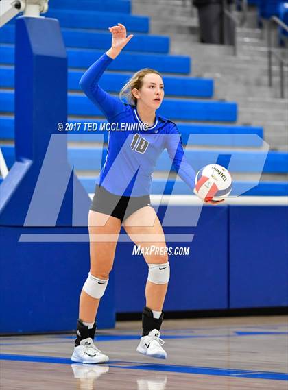 Thumbnail 2 in Rogers vs Conway  (AAA 7A 2nd Round Playoff) photogallery.