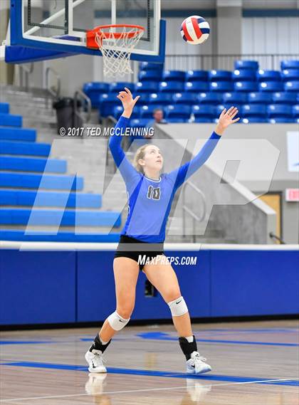 Thumbnail 1 in Rogers vs Conway  (AAA 7A 2nd Round Playoff) photogallery.