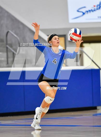 Thumbnail 2 in Rogers vs Conway  (AAA 7A 2nd Round Playoff) photogallery.