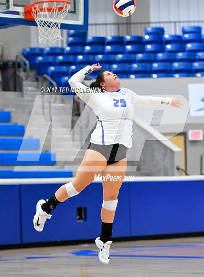 Thumbnail 1 in Rogers vs Conway  (AAA 7A 2nd Round Playoff) photogallery.