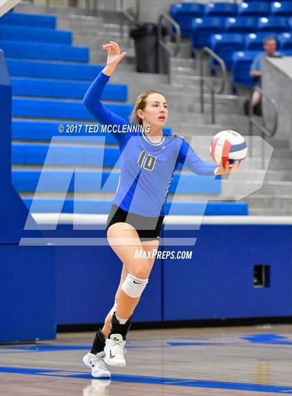 Thumbnail 3 in Rogers vs Conway  (AAA 7A 2nd Round Playoff) photogallery.