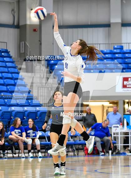 Thumbnail 3 in Rogers vs Conway  (AAA 7A 2nd Round Playoff) photogallery.