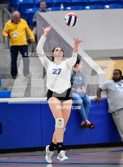 Thumbnail 1 in Rogers vs Conway  (AAA 7A 2nd Round Playoff) photogallery.