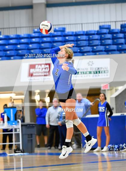 Thumbnail 1 in Rogers vs Conway  (AAA 7A 2nd Round Playoff) photogallery.