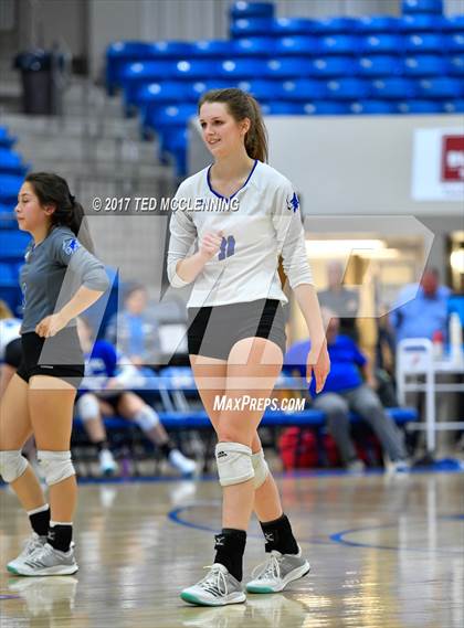 Thumbnail 2 in Rogers vs Conway  (AAA 7A 2nd Round Playoff) photogallery.