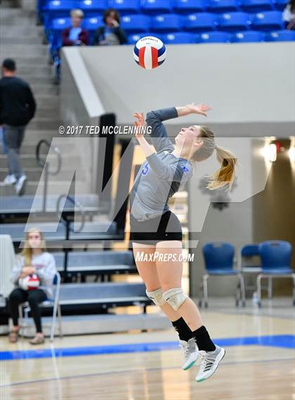 Thumbnail 1 in Rogers vs Conway  (AAA 7A 2nd Round Playoff) photogallery.