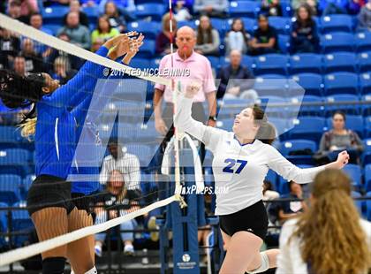 Thumbnail 3 in Rogers vs Conway  (AAA 7A 2nd Round Playoff) photogallery.