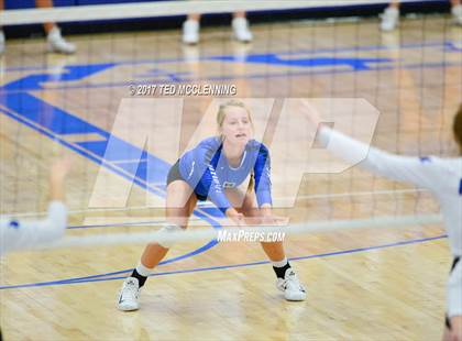Thumbnail 2 in Rogers vs Conway  (AAA 7A 2nd Round Playoff) photogallery.