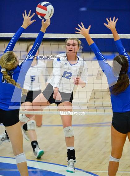 Thumbnail 3 in Rogers vs Conway  (AAA 7A 2nd Round Playoff) photogallery.