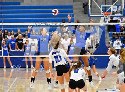 Thumbnail 2 in Rogers vs Conway  (AAA 7A 2nd Round Playoff) photogallery.