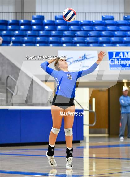 Thumbnail 2 in Rogers vs Conway  (AAA 7A 2nd Round Playoff) photogallery.