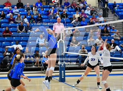 Thumbnail 2 in Rogers vs Conway  (AAA 7A 2nd Round Playoff) photogallery.