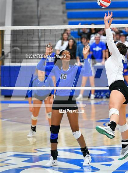 Thumbnail 1 in Rogers vs Conway  (AAA 7A 2nd Round Playoff) photogallery.