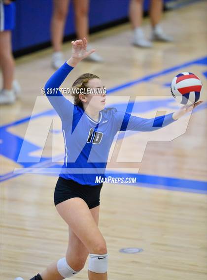 Thumbnail 2 in Rogers vs Conway  (AAA 7A 2nd Round Playoff) photogallery.