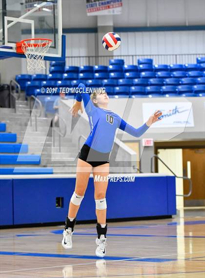 Thumbnail 3 in Rogers vs Conway  (AAA 7A 2nd Round Playoff) photogallery.