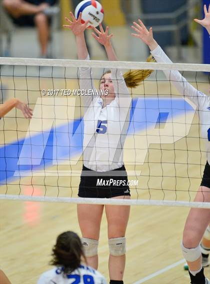 Thumbnail 3 in Rogers vs Conway  (AAA 7A 2nd Round Playoff) photogallery.
