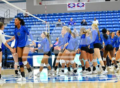 Thumbnail 1 in Rogers vs Conway  (AAA 7A 2nd Round Playoff) photogallery.