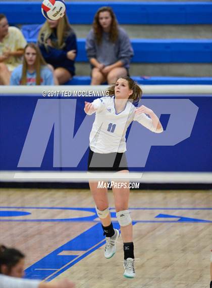 Thumbnail 1 in Rogers vs Conway  (AAA 7A 2nd Round Playoff) photogallery.