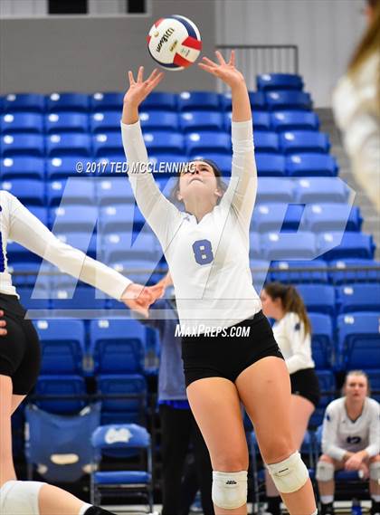 Thumbnail 1 in Rogers vs Conway  (AAA 7A 2nd Round Playoff) photogallery.