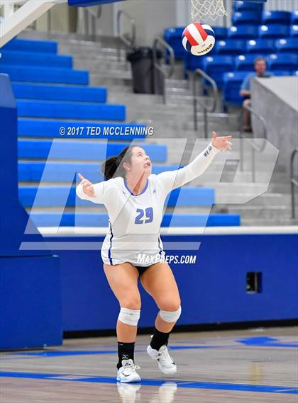 Thumbnail 3 in Rogers vs Conway  (AAA 7A 2nd Round Playoff) photogallery.