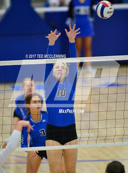 Thumbnail 1 in Rogers vs Conway  (AAA 7A 2nd Round Playoff) photogallery.