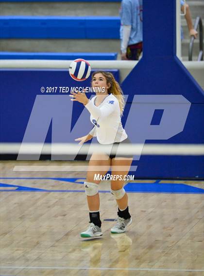 Thumbnail 1 in Rogers vs Conway  (AAA 7A 2nd Round Playoff) photogallery.