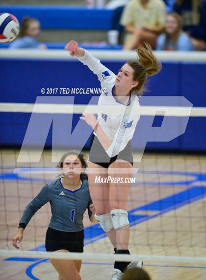Thumbnail 2 in Rogers vs Conway  (AAA 7A 2nd Round Playoff) photogallery.