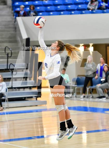 Thumbnail 2 in Rogers vs Conway  (AAA 7A 2nd Round Playoff) photogallery.