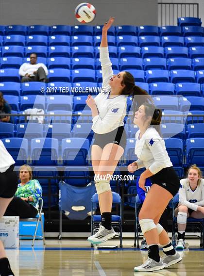 Thumbnail 2 in Rogers vs Conway  (AAA 7A 2nd Round Playoff) photogallery.