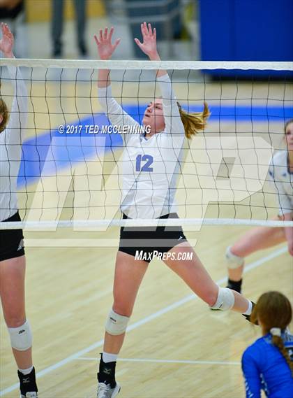 Thumbnail 3 in Rogers vs Conway  (AAA 7A 2nd Round Playoff) photogallery.