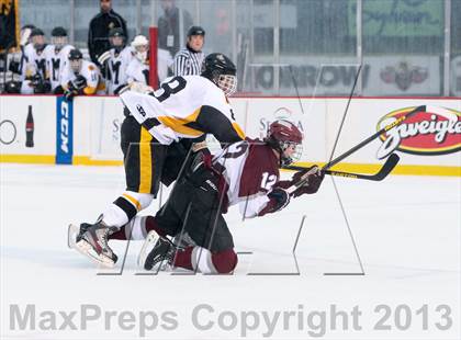 Thumbnail 2 in McQuaid Jesuit vs. St. Joseph's Collegiate Institute (Frozen Frontier) photogallery.