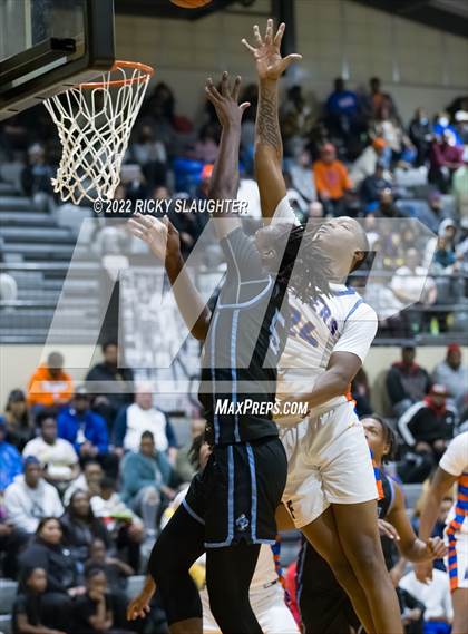 Thumbnail 3 in East St. Louis vs. Hillcrest(Midwest Showdown Shootout@ Ritenour) photogallery.
