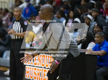 Thumbnail 2 in East St. Louis vs. Hillcrest(Midwest Showdown Shootout@ Ritenour) photogallery.
