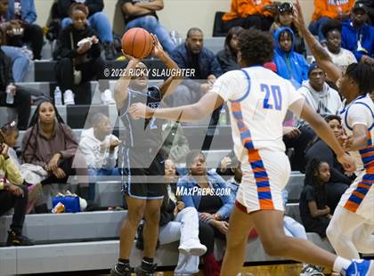 Thumbnail 2 in East St. Louis vs. Hillcrest(Midwest Showdown Shootout@ Ritenour) photogallery.