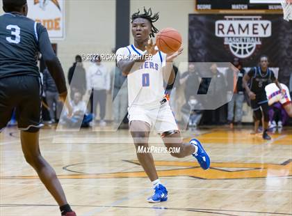 Thumbnail 3 in East St. Louis vs. Hillcrest(Midwest Showdown Shootout@ Ritenour) photogallery.