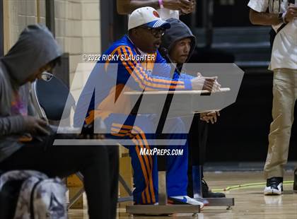 Thumbnail 2 in East St. Louis vs. Hillcrest(Midwest Showdown Shootout@ Ritenour) photogallery.