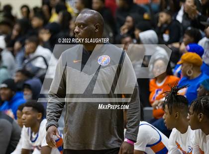 Thumbnail 2 in East St. Louis vs. Hillcrest(Midwest Showdown Shootout@ Ritenour) photogallery.