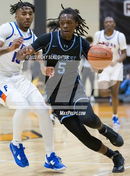 Thumbnail 3 in East St. Louis vs. Hillcrest(Midwest Showdown Shootout@ Ritenour) photogallery.