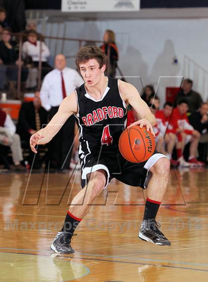 Thumbnail 2 in Bradford vs Punxsutawney (PIAA District IX AAA Final) photogallery.