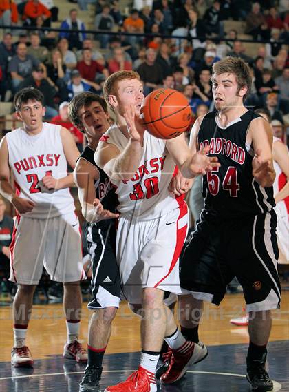 Thumbnail 3 in Bradford vs Punxsutawney (PIAA District IX AAA Final) photogallery.