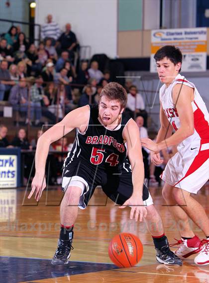 Thumbnail 2 in Bradford vs Punxsutawney (PIAA District IX AAA Final) photogallery.