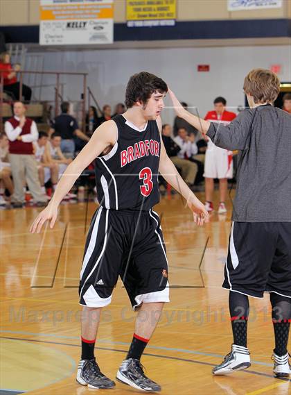 Thumbnail 1 in Bradford vs Punxsutawney (PIAA District IX AAA Final) photogallery.