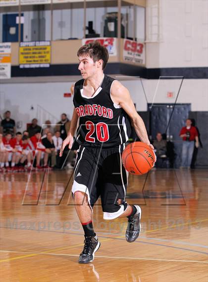 Thumbnail 3 in Bradford vs Punxsutawney (PIAA District IX AAA Final) photogallery.