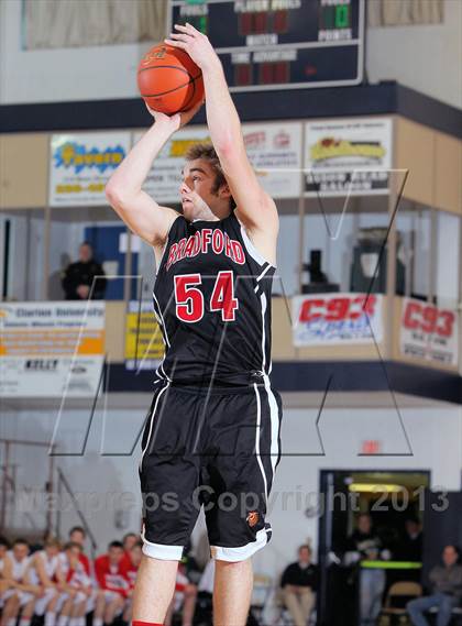 Thumbnail 3 in Bradford vs Punxsutawney (PIAA District IX AAA Final) photogallery.