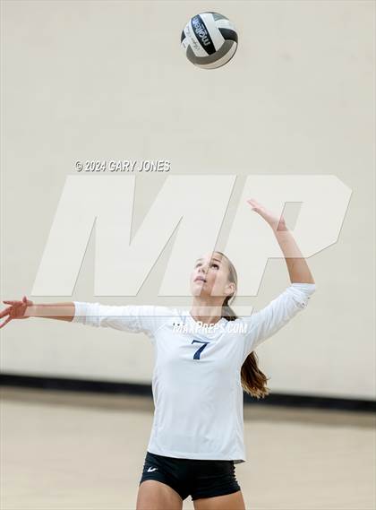 Thumbnail 1 in Vista del Lago @ Whitney photogallery.