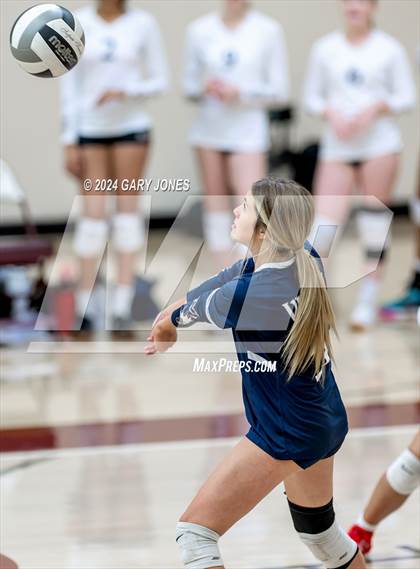 Thumbnail 1 in Vista del Lago @ Whitney photogallery.